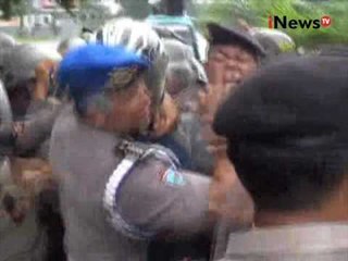 Demo protes dugaan pembunuhan pegawai di Kendari, Sulsel berlangsung ricuh - iNews Malam 13/06