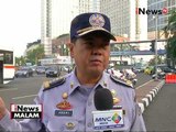 Sterilasasi jalur Transjakarta, petugas berjaga di pintu masuk jalur Busway - iNews Malam 13/06