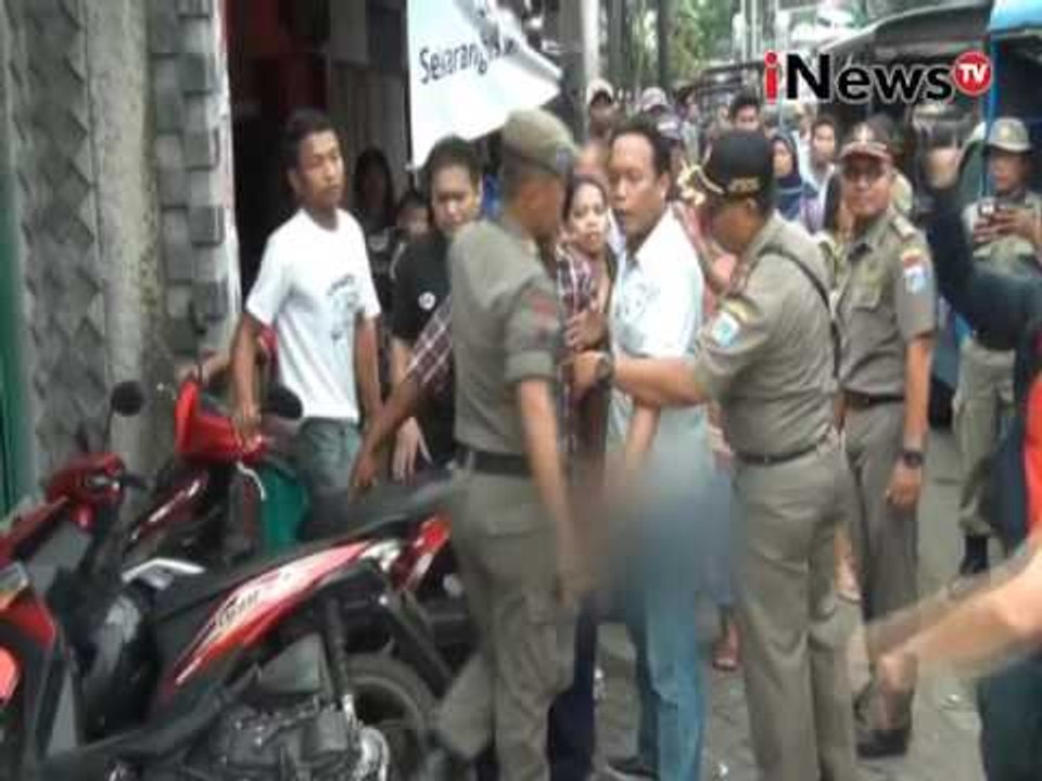 Warga Jakarta protes pembongkaran pos rw kampung bali - iNews Petang 20/06