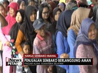 1000 warga miskin Pagar Alam, Sumsel rela antri dalam paket sembako murah - iNews Petang 27/06