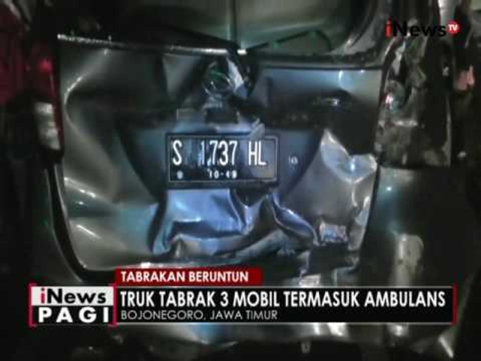 Diduga rem blong, sebuah truk tabrak 3 kendaraan di Bojonegoro, Jatim - iNews Pagi 24/06