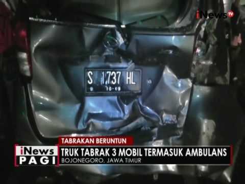 Diduga rem blong, sebuah truk tabrak 3 kendaraan di Bojonegoro, Jatim - iNews Pagi 24/06