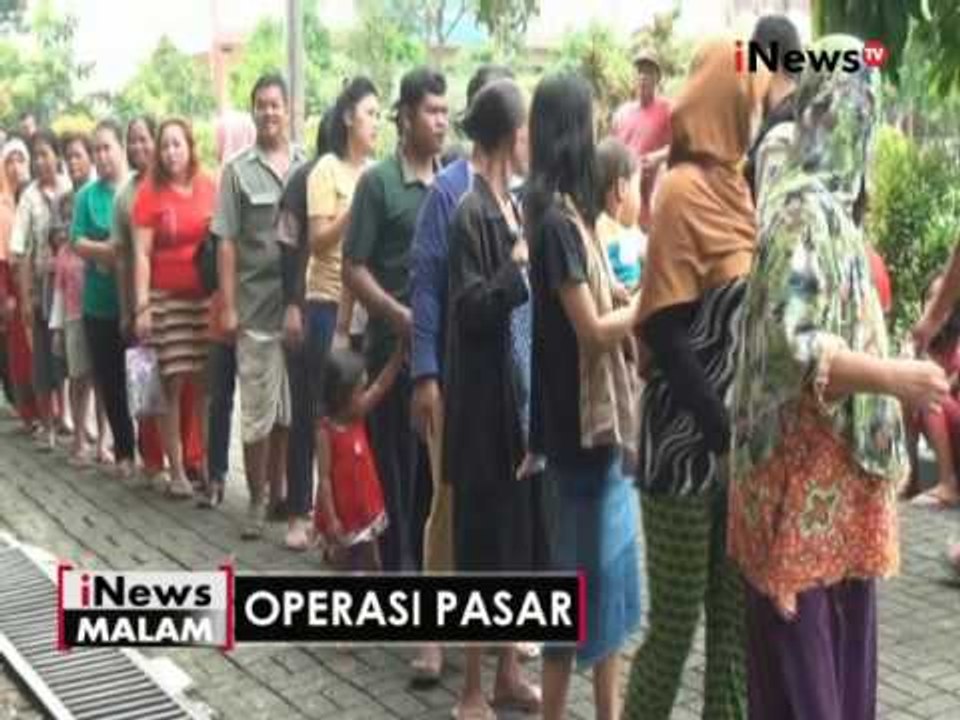 Operasi pasar murah, warga Jakbar rela antre panjang demi dapatkan daging murah - iNews Malam 28/06