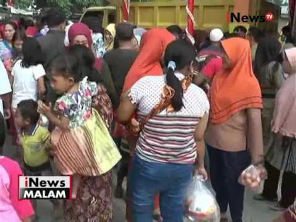 Operasi pasar murah, warga saling dorong demi dapatkan sembako murah di Sumsel - iNews Malam 28/06