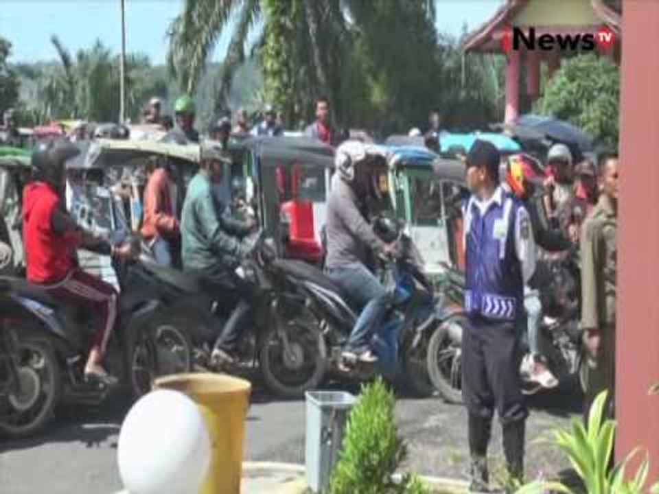 Walikota Sulubussalam bagikan Sembako kepada tukang becak - iNews Siang 28/06
