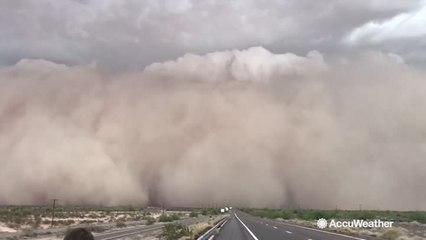 Storm chaser, Reed Timmer, records incredible timelapse of massive haboob in Arizona