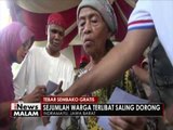 Tebar Sembako Gratis, sejumlah warga terlibat saling dorong - iNews Malam 04/07