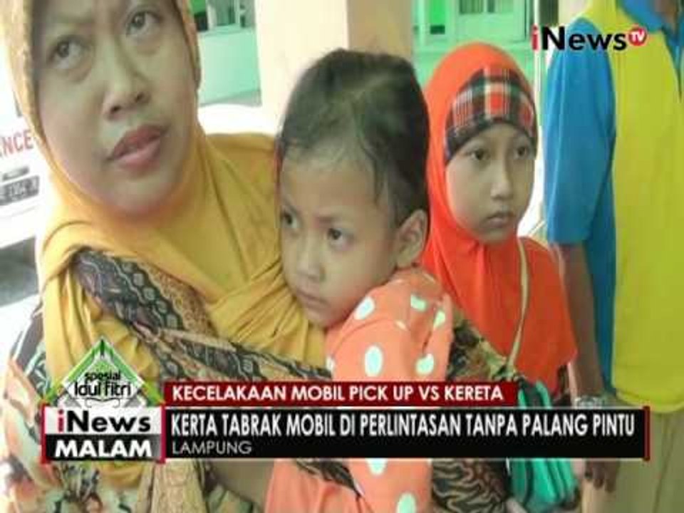 Kereta tabrak mobil diperlintasan tanpa palang pintu di Lampung - iNews Malam 07/07