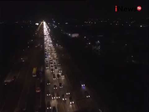 Arus balik 2016, kepadatan terus terjadi di ruas gerbang Tol Cikarang - iNews Pagi 11/07