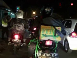 Arus balik 2016, jalu arteri Karawang dipadati kendaraan hingga 10 km - iNews Pagi 11/07