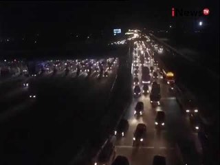 Arus balik lebaran 2016, kepadatan kendaraan terjadi di gerbang Tol Cikarang - iNews Pagi 12/07