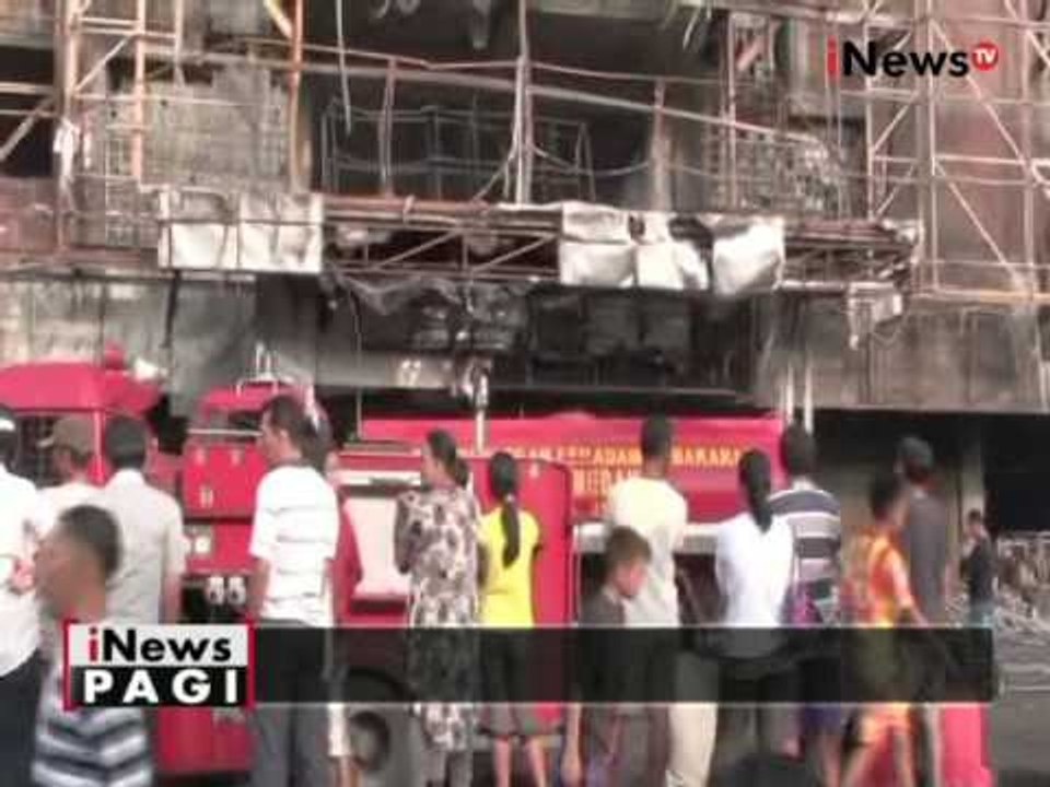 Sejumlah titik api masih terlihat pasca kebakaran aksara plaza di Medan - iNews Pagi 14/07