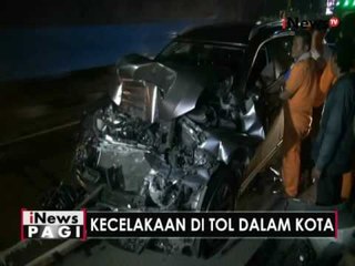Hilang kendali, sebuah minibus tabrak tabrak senuah truk di tol dalam kota - iNews Pagi 20/07