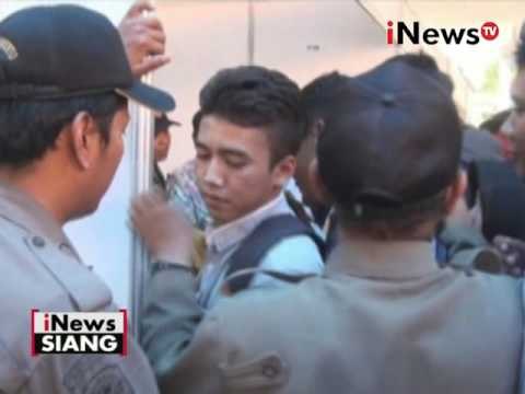 Ribuan para pencari kerja rela antri dan berdesak desakan - iNews Siang 04/082