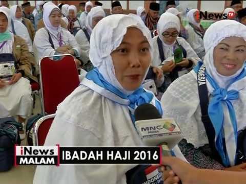 Cahaya Baitullah, calon jemaah haji lakukan sujud syukur saat tiba di Madinah - iNews Malam 11/08