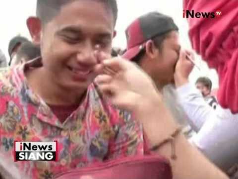Unik!! Di Banjarnegara lomba makan kerupuk diatas egrang - iNews Siang 16/08