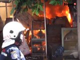 6 ruko di Surabaya ludes terbakar - iNews Petang 24/08