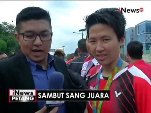 Live : suasana arak - arakan Tantowi - Liliana menggunakan bus Bandros - iNews Petang 23/08