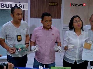 Descargar video: Sat Narkoba Polres Jaksel memperlihatkan barang bukti milik Gatot Brajamusti - iNews Petang 29/08