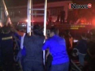 Mini market terbakar, sebagian barang dicuri - iNews Pagi 31/08