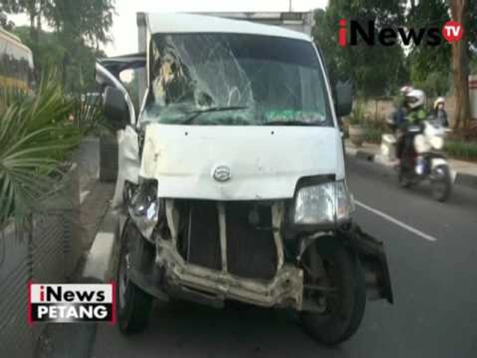 Kecelakaan bus Transjakarta, bus Transjakarta tabrak pembatas jalan  - iNews Petang 06/09