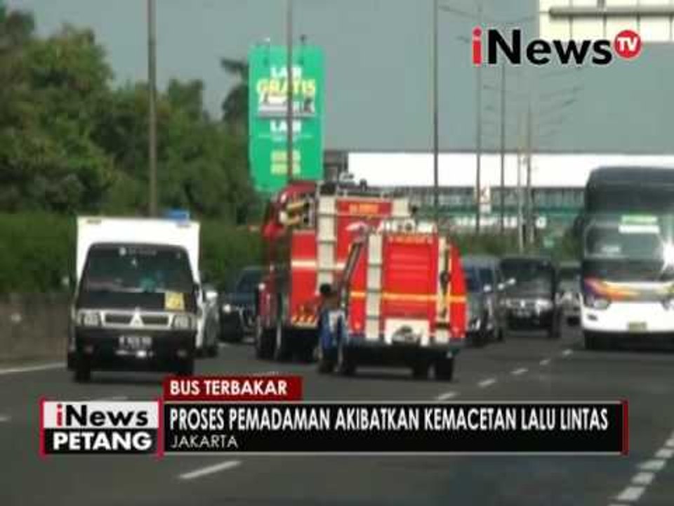 Bus terbakar, penumpang bus berusaha menyelamatkan diri - iNews Petang 12/09