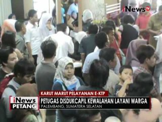 Petugas Disdukcapil Palembang kewalahan layani warga pembuat E-KTP - iNews Petang 20/09