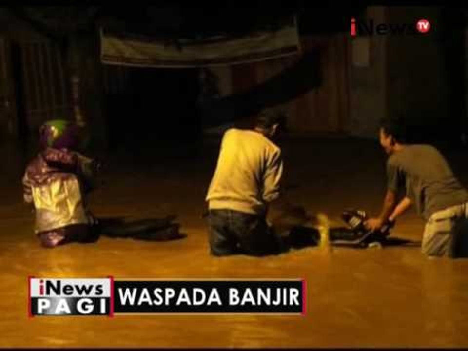 Ratusan warga & motor dievakuasi akibat banjir di Kab Bandung - iNews Pagi 07/10