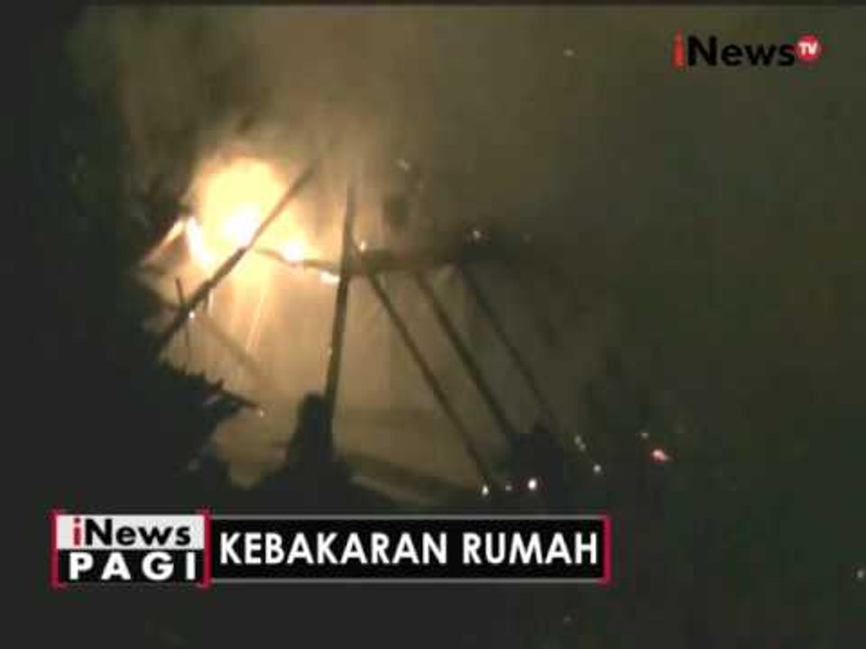 Hubungan pendek listrik, 3 bangunan di Cipinang ludes terbakar - iNews Pagi 13/10