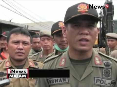 Petugas Satpol PP menyayangkan ada pedagang yang membayar pada oknum - iNews Malam 26/10