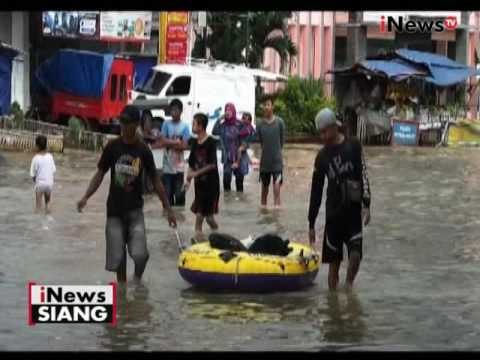 Banjir yang melanda Bandung akibatkan terganggunya aktifitas warga - iNews Siang 31/10