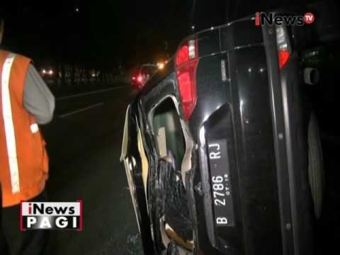 Tak mampu kendalikan kemudi saat melaju, sebuah mobil terguling di Tol Dalkot - iNews Pagi 09/11