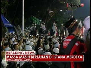 Massa masih bertahan di depan Istana Merdeka - iNews Breaking News 04/11