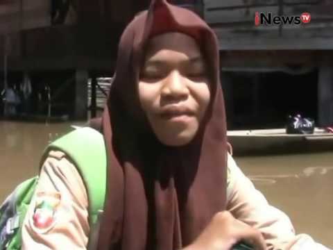 Jalan terendam banjir, beberapa siswa pergi ke sekolah menggunakan sampan/perahu - iNews Malam 21/11