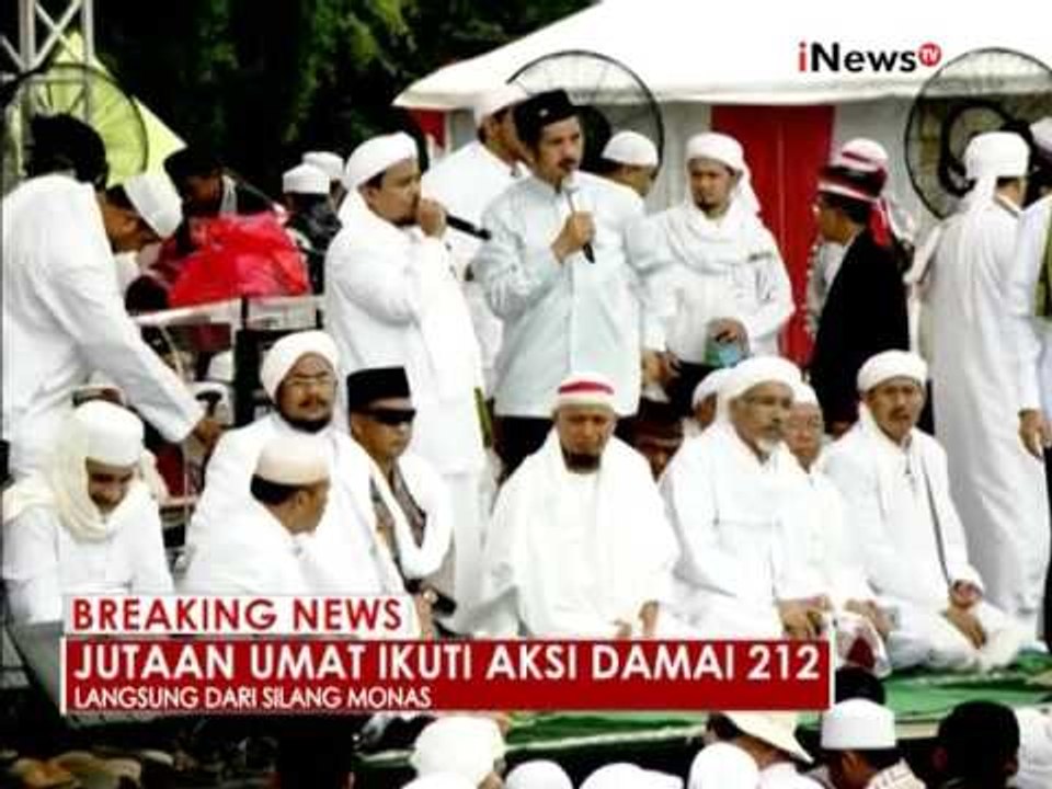 Peserta aksi damai bersiap Shalat Jumat - iNews Breaking News 02/12