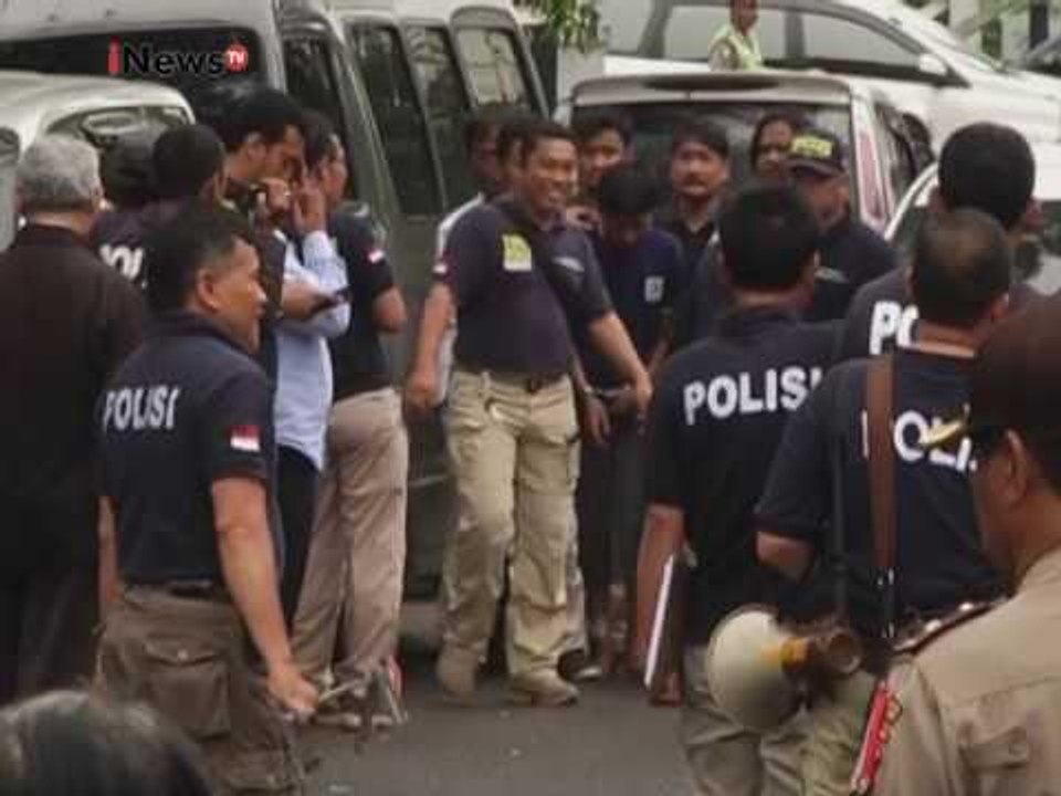 Polres Jaktim menggelar Pra-Rekonstruksi dugaan perampokan di Pulomas - iNews Petang 06/01