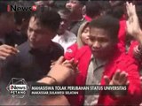 Tolak kedatangan Menteri, Mahasiswa di Makassar berdemo didalam kampus - iNews Petang 16/01