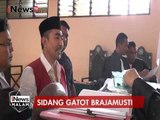 Sidang Gatot Brajamusti Memanas, Hakim Tak Sengaja Pecahkan Alat Bukti - iNews Malam 30/01