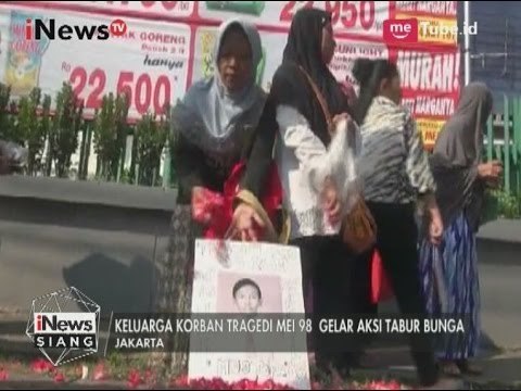 Memperingati Tragedi Mei 98, Keluarga Korban Menggelar Aksi Tabur Bunga - iNews Siang 13/05
