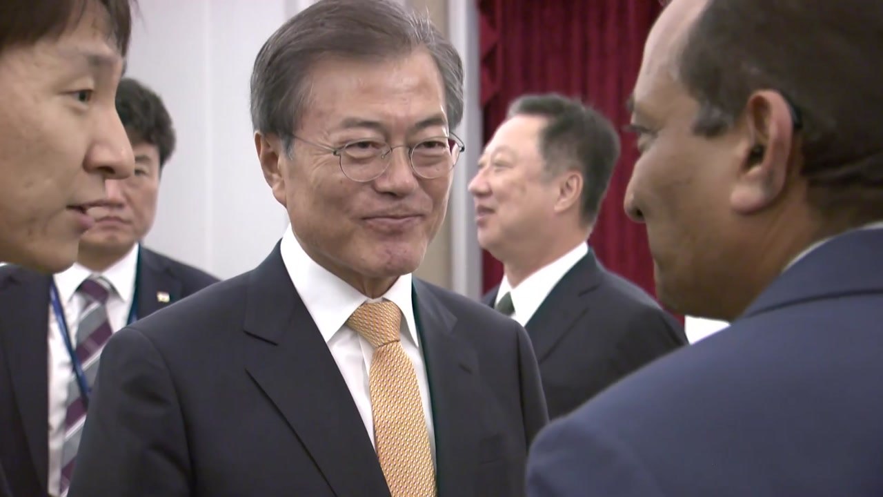 문 대통령 "쌍용차 해고자 복직 관심 요청" / YTN