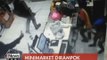 Rekaman CCTV Perampokan Minimarket dengan Parang dan Busur - iNews Pagi 31/05