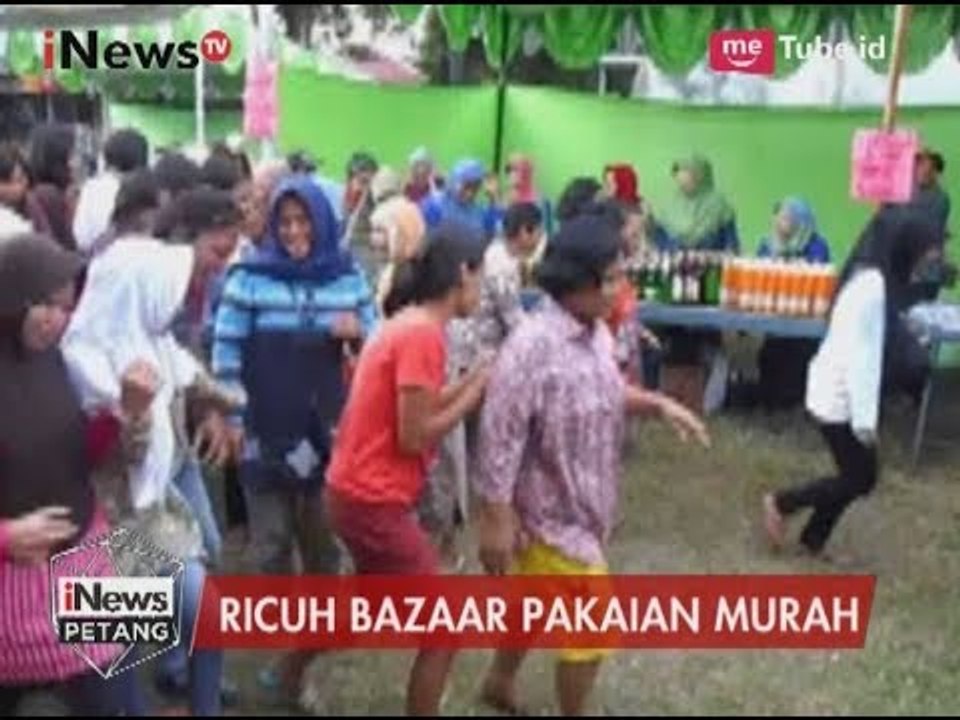 Ricuh, Ratusan Warga Berebut Bazar Pakaian Murah Hingga Terjatuh - iNews Petang 18/06