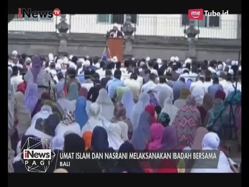 Toleransi Beragama, Umat Islam & Kristen Beribadah Bersamaan Dijaga Umat Hindu - iNews Pagi 26/06