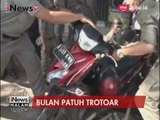 Bulan Patuh Trotoar, Petugas Satpol PP Angkut Motor yang Parkir Sembarangan - iNews Malam 02/08