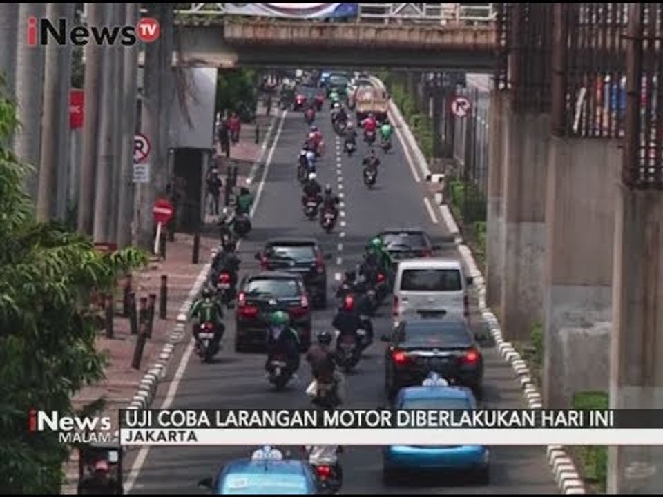 Petugas Mulai Uji Coba Pelarangan Sepeda Motor Melewati Jalur Rasuna Said - iNews Malam 21/08