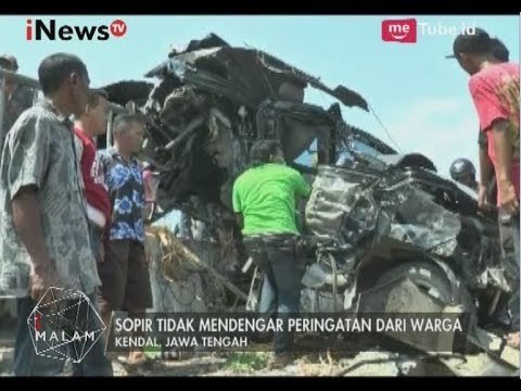 Nekat Terobos Perlintasan Kereta, Mobil Berisi 5 Orang Terpental & Tewas - iNews Malam 20/08