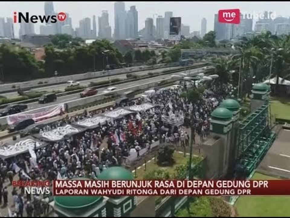 Massa Demo Tolak Perppu Ormas Berharap Anggota DPR Temui Mereka - Breaking News 24/10