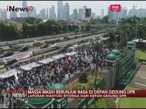 Massa Demo Tolak Perppu Ormas Berharap Anggota DPR Temui Mereka - Breaking News 24/10