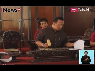 Télécharger la video: Jelang Pernikahan Kahiyang Ayu, Tim Karawitan Terus Gelar Persiapan - iNews Siang 23/10