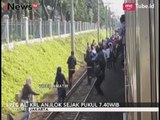 KRL Alami Anjlok, Banyak Penumpang Memilih Turun di Tengah Rel Kereta - Special Report 03/10